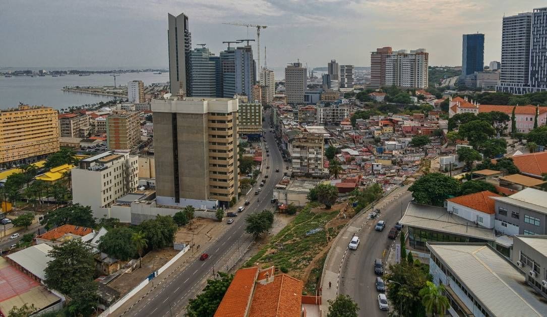 Angola's Biggest Telco Went Dark at 2 A.M. The IPO Went Ahead Anyway.
